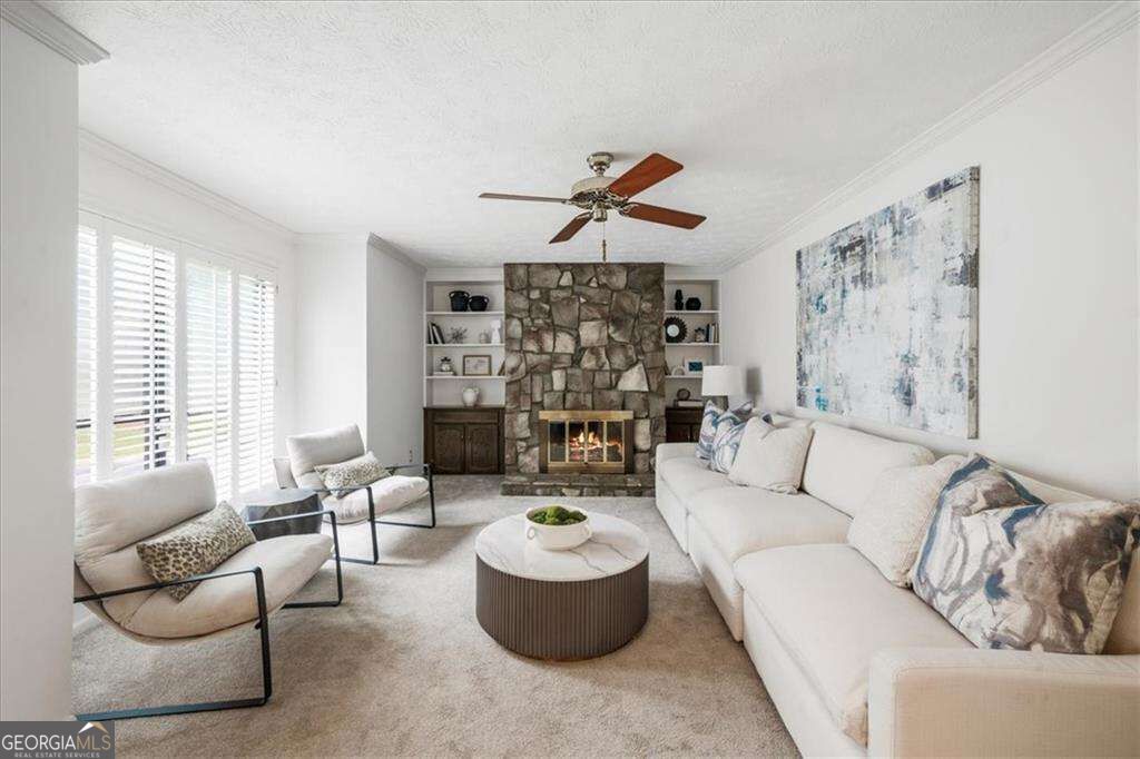 1700 Woodcliff Way Property Photo 2