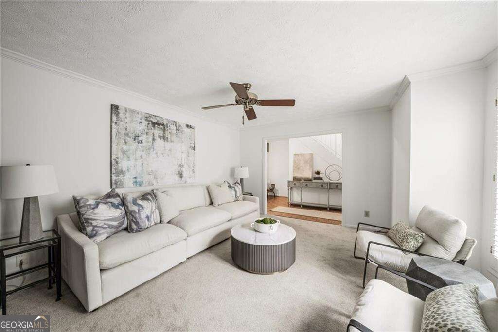 1700 Woodcliff Way Property Photo 4