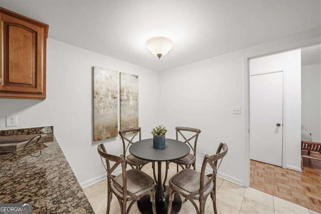 1700 Woodcliff Way Property Photo 5
