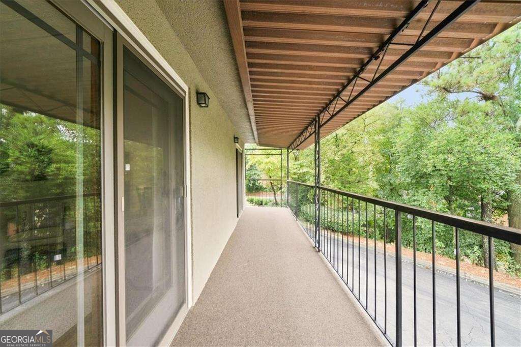 1700 Woodcliff Way Property Photo 15