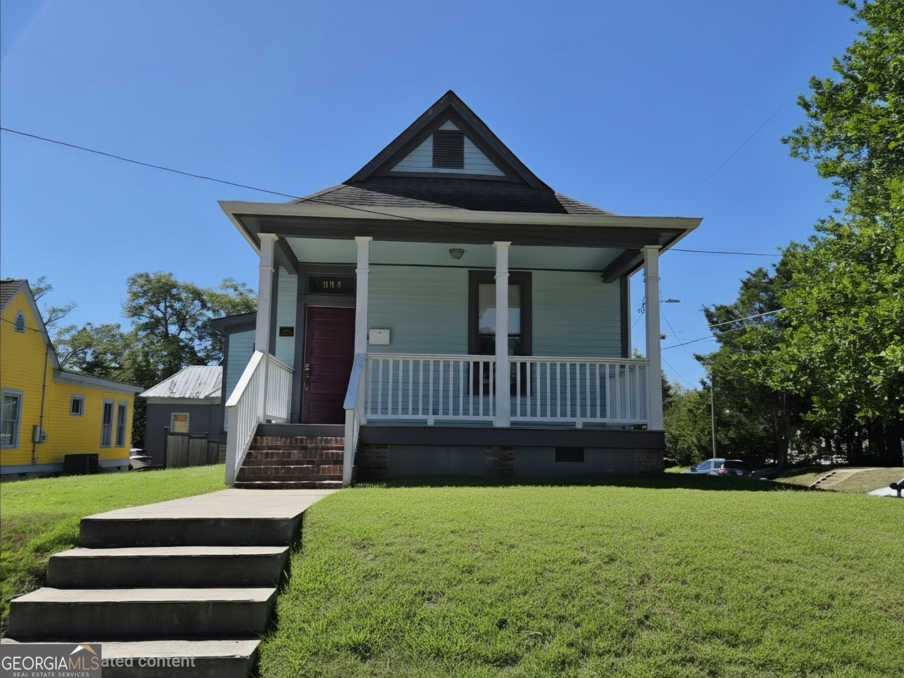 994 Elm Street Property Photo 1