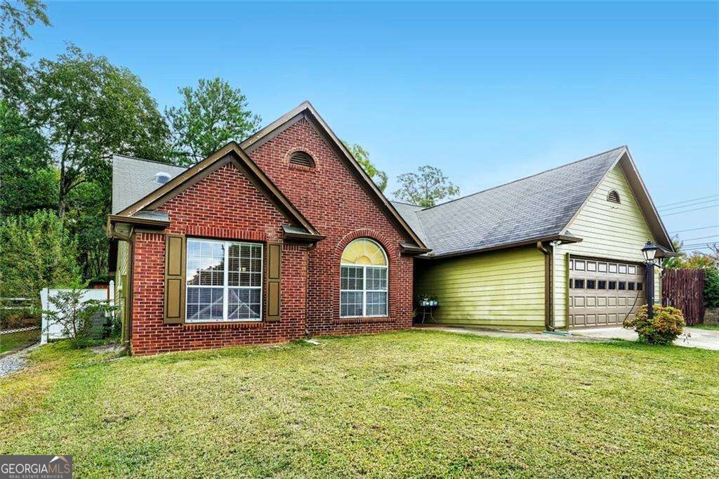 605 Sterling Oaks Drive Property Photo 1