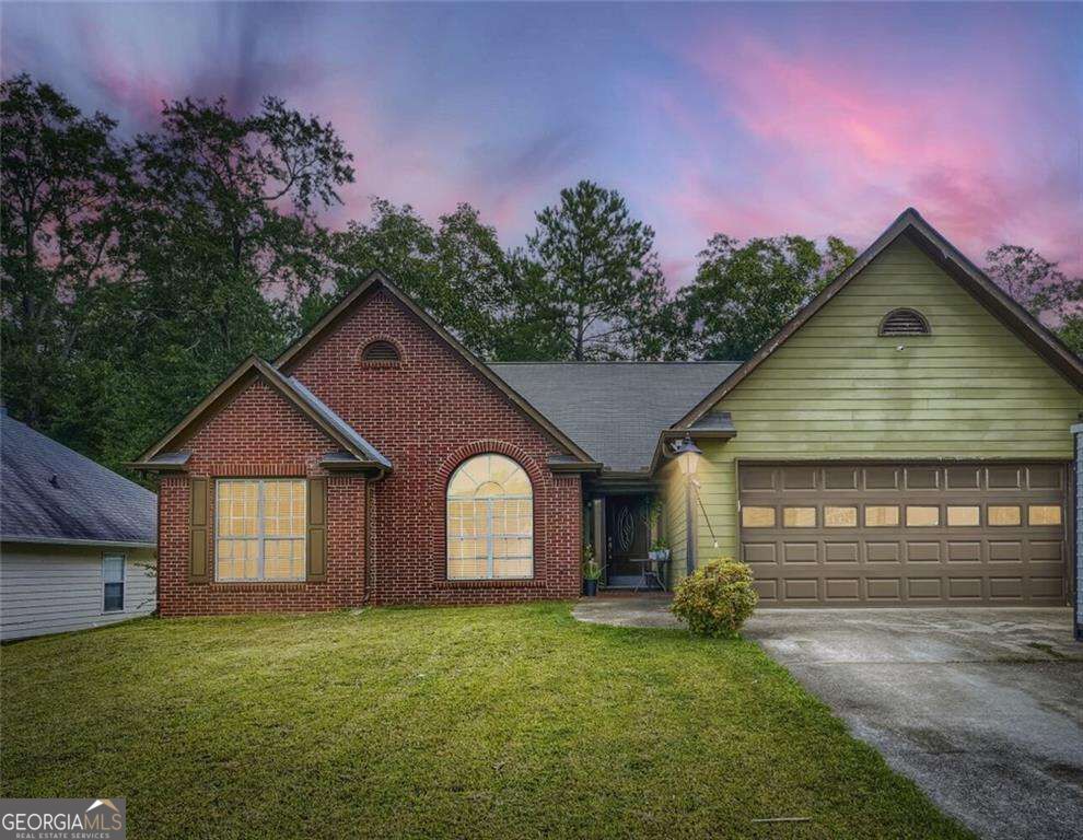 605 Sterling Oaks Drive Property Photo 2