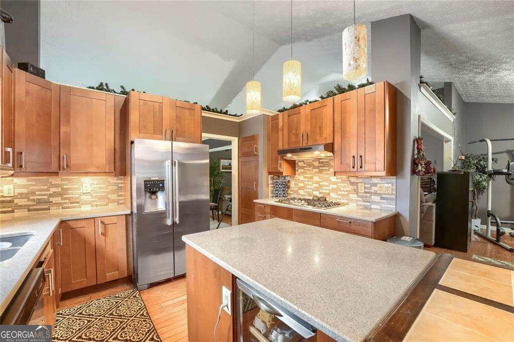 605 Sterling Oaks Drive Property Photo 10
