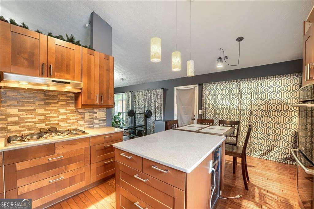 605 Sterling Oaks Drive Property Photo 11