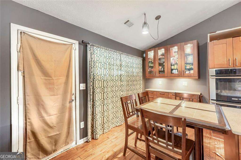 605 Sterling Oaks Drive Property Photo 12