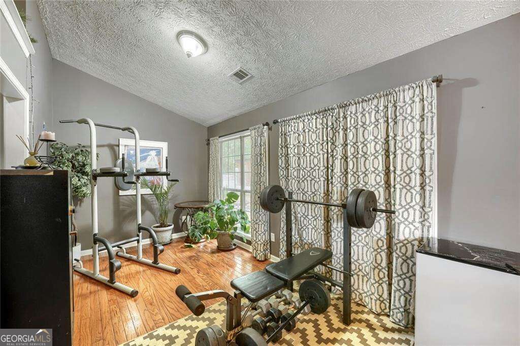 605 Sterling Oaks Drive Property Photo 14