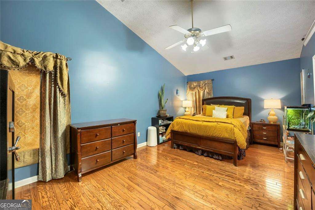 605 Sterling Oaks Drive Property Photo 16