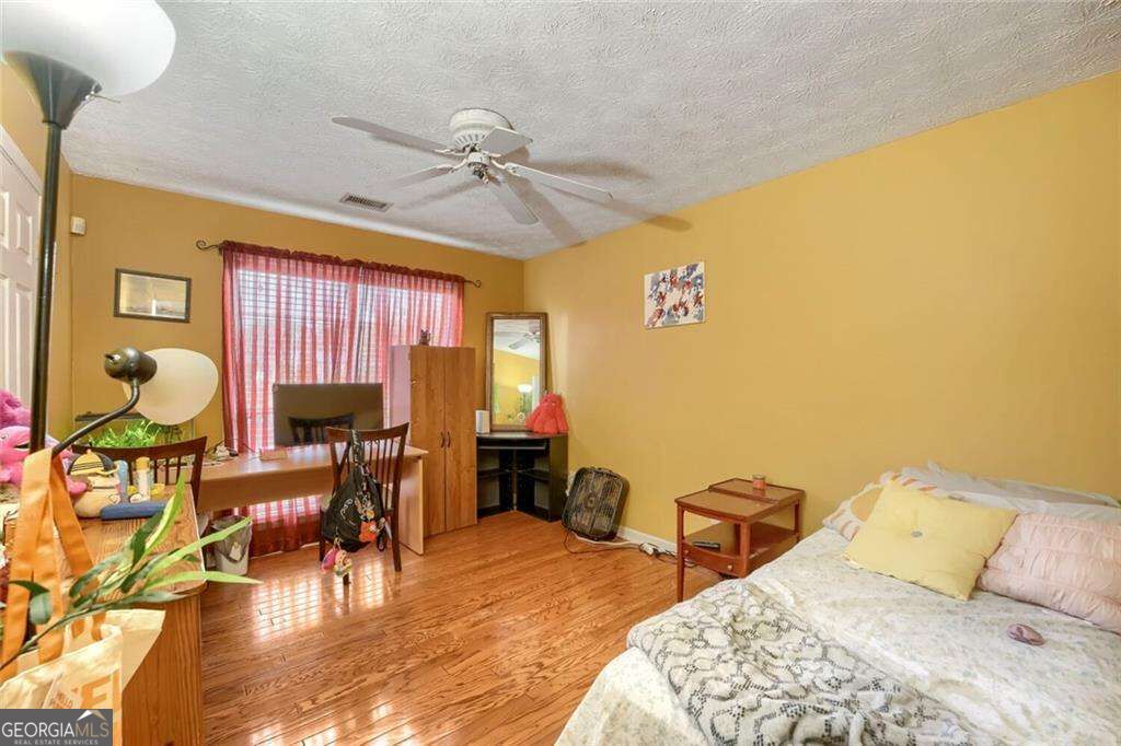 605 Sterling Oaks Drive Property Photo 20