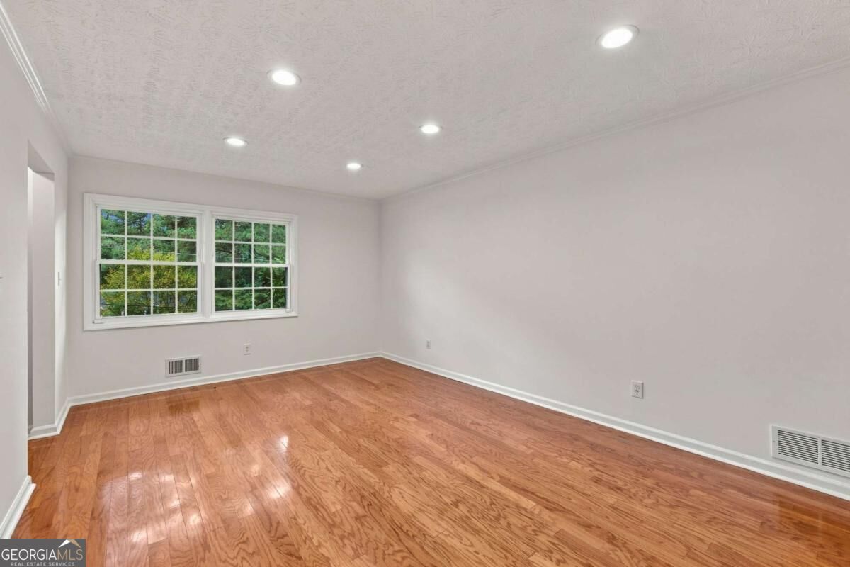 3321 Ann Road Se Property Photo 8