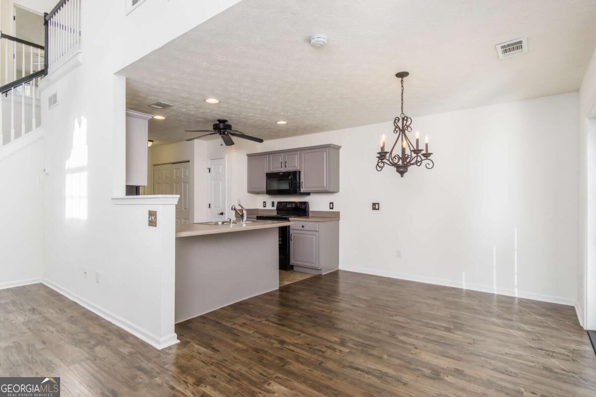 5520 Mountain Top Place Property Photo 8