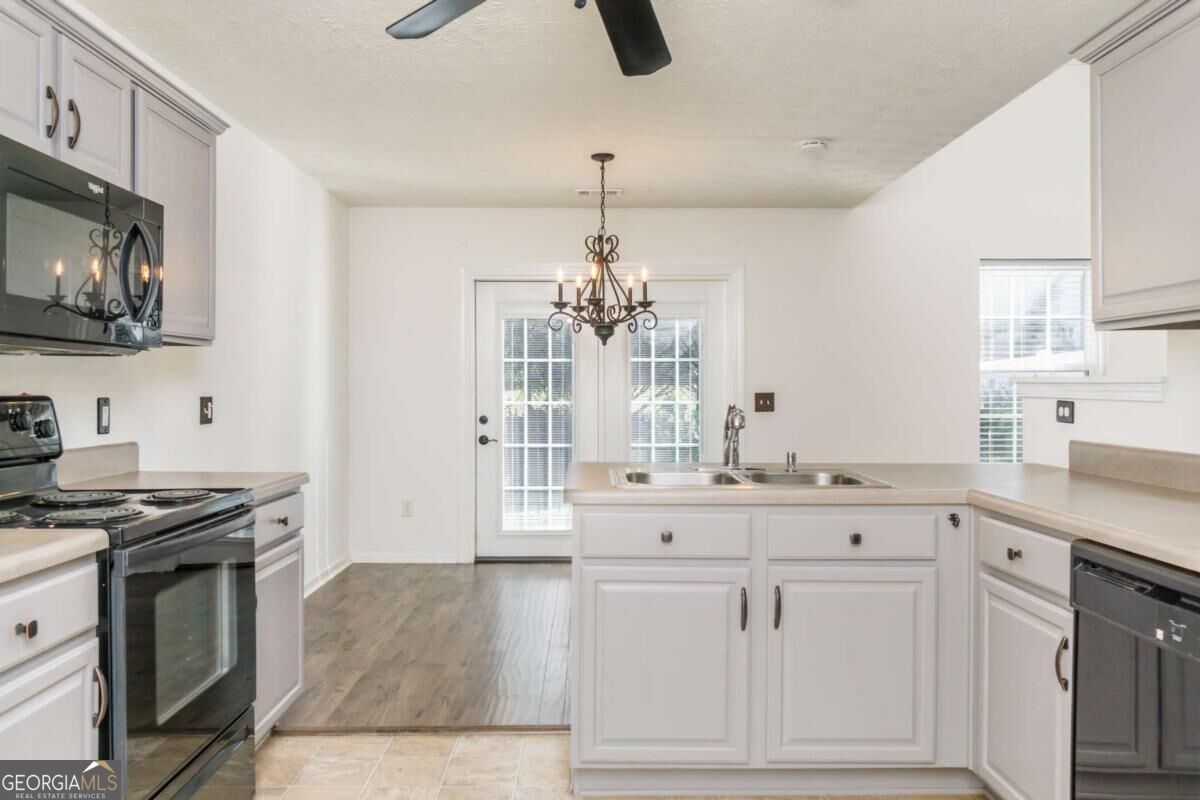5520 Mountain Top Place Property Photo 12