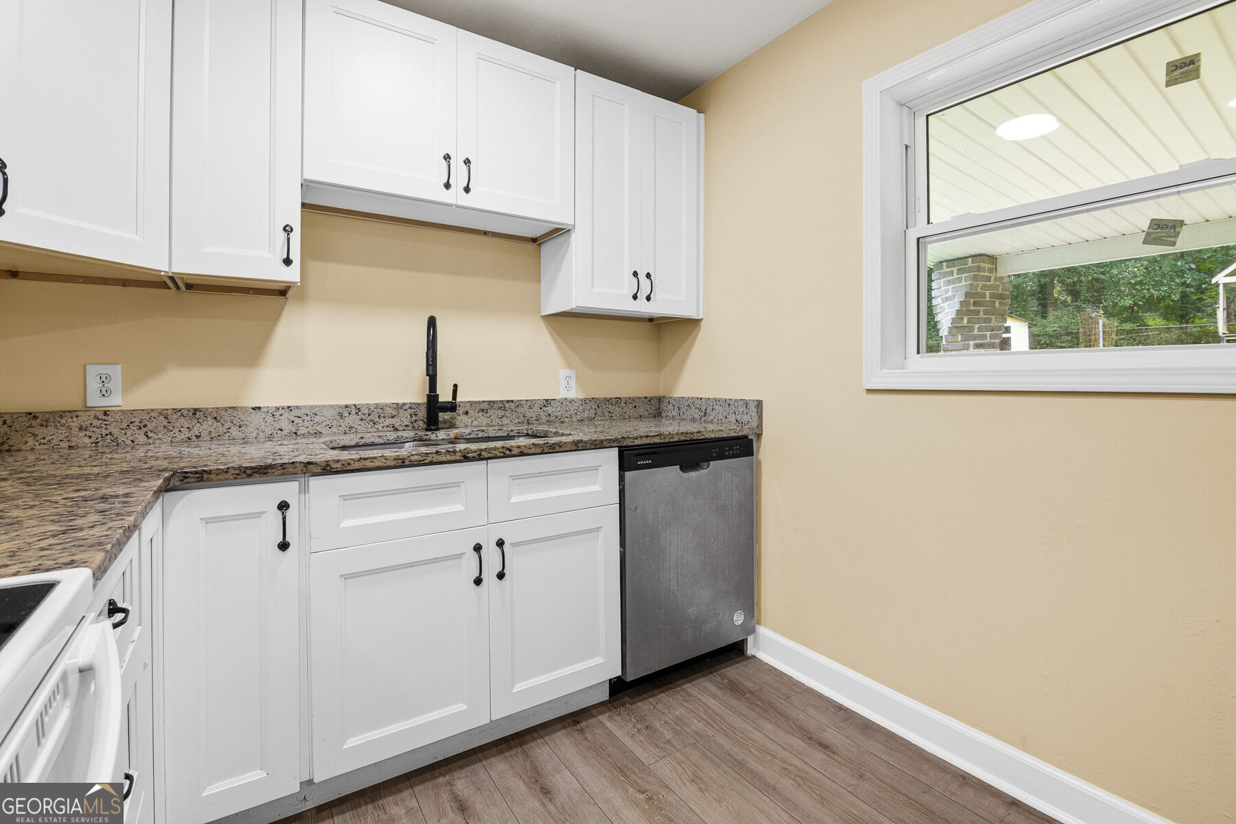 349 Roxbury Drive Property Photo 3