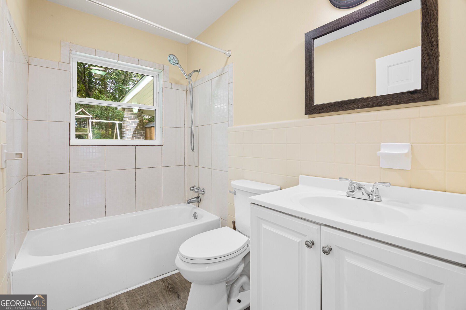349 Roxbury Drive Property Photo 11