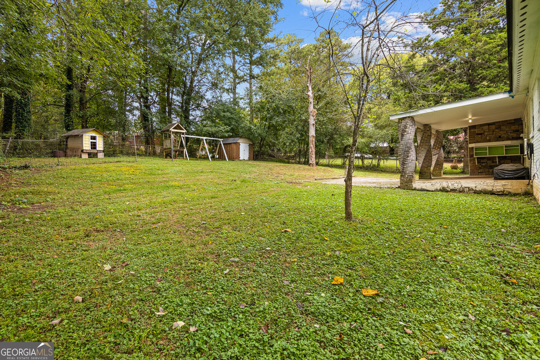 349 Roxbury Drive Property Photo 14