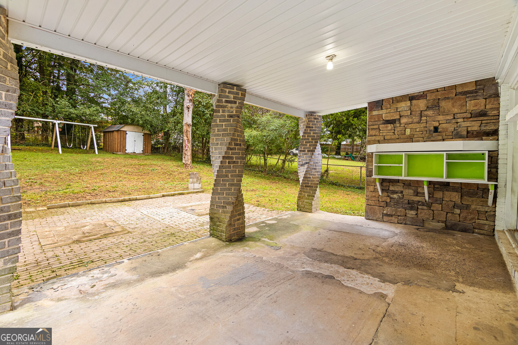 349 Roxbury Drive Property Photo 16