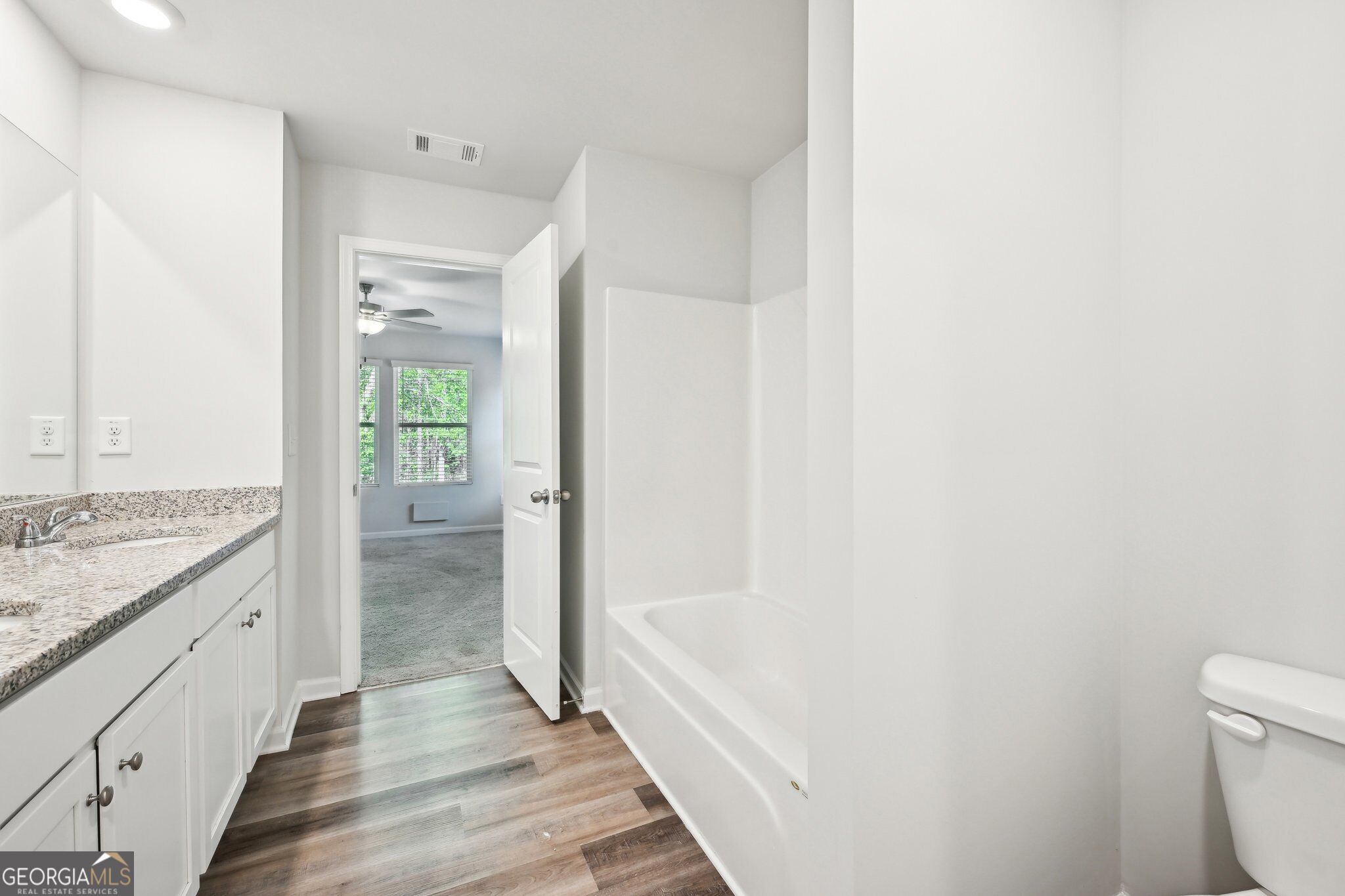 4437 Ben Hill Road Property Photo 16