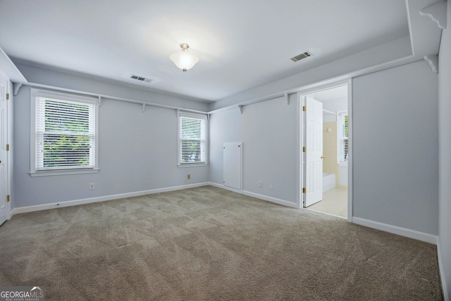 7525 S Spalding Lake Drive Property Photo 13