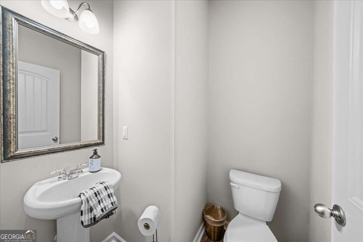 815 Upper Dove Court Property Photo 17