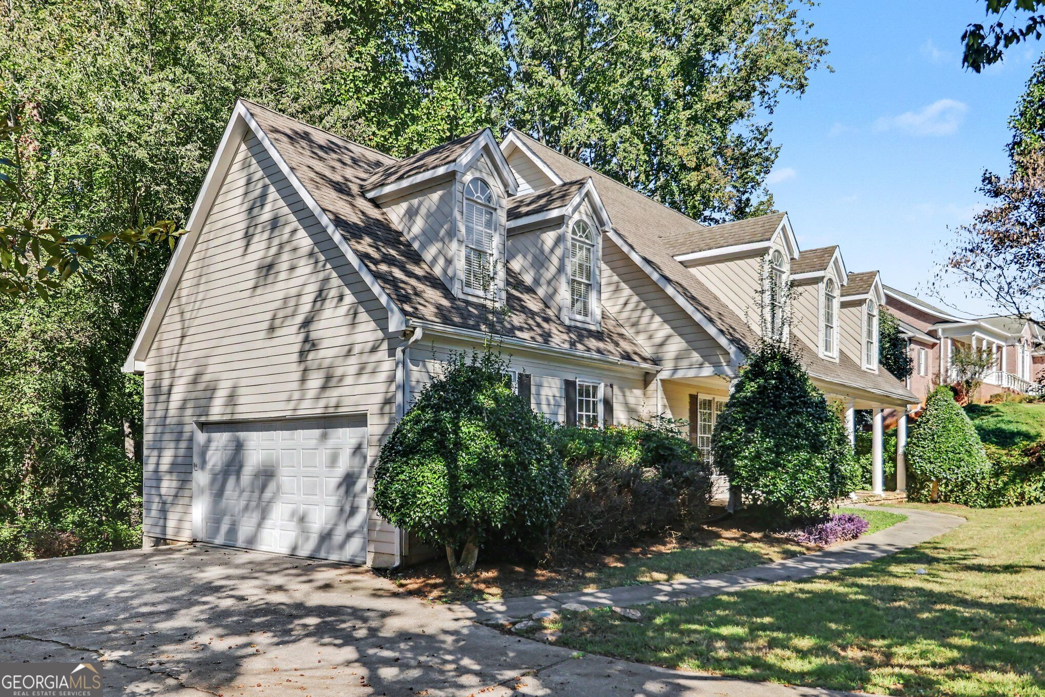 2260 Misty Oaks Drive Property Photo 3