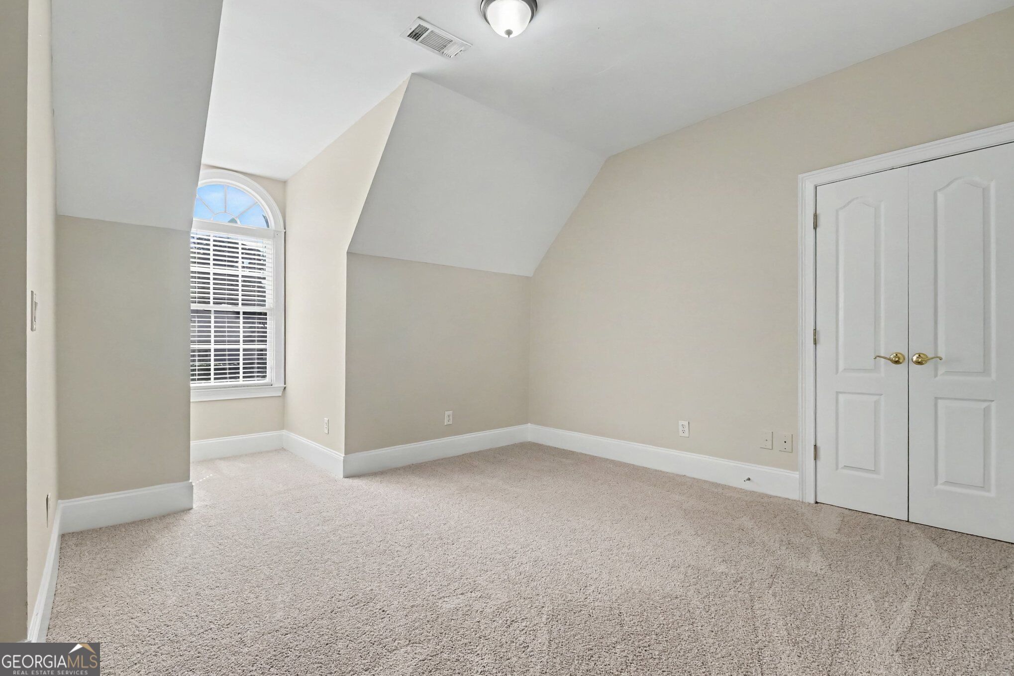 2260 Misty Oaks Drive Property Photo 16