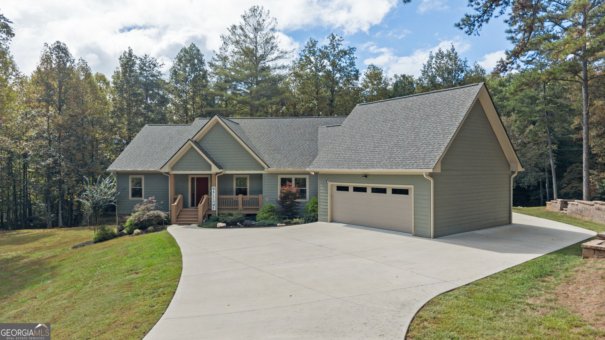 252 Yonah Way Property Photo 1