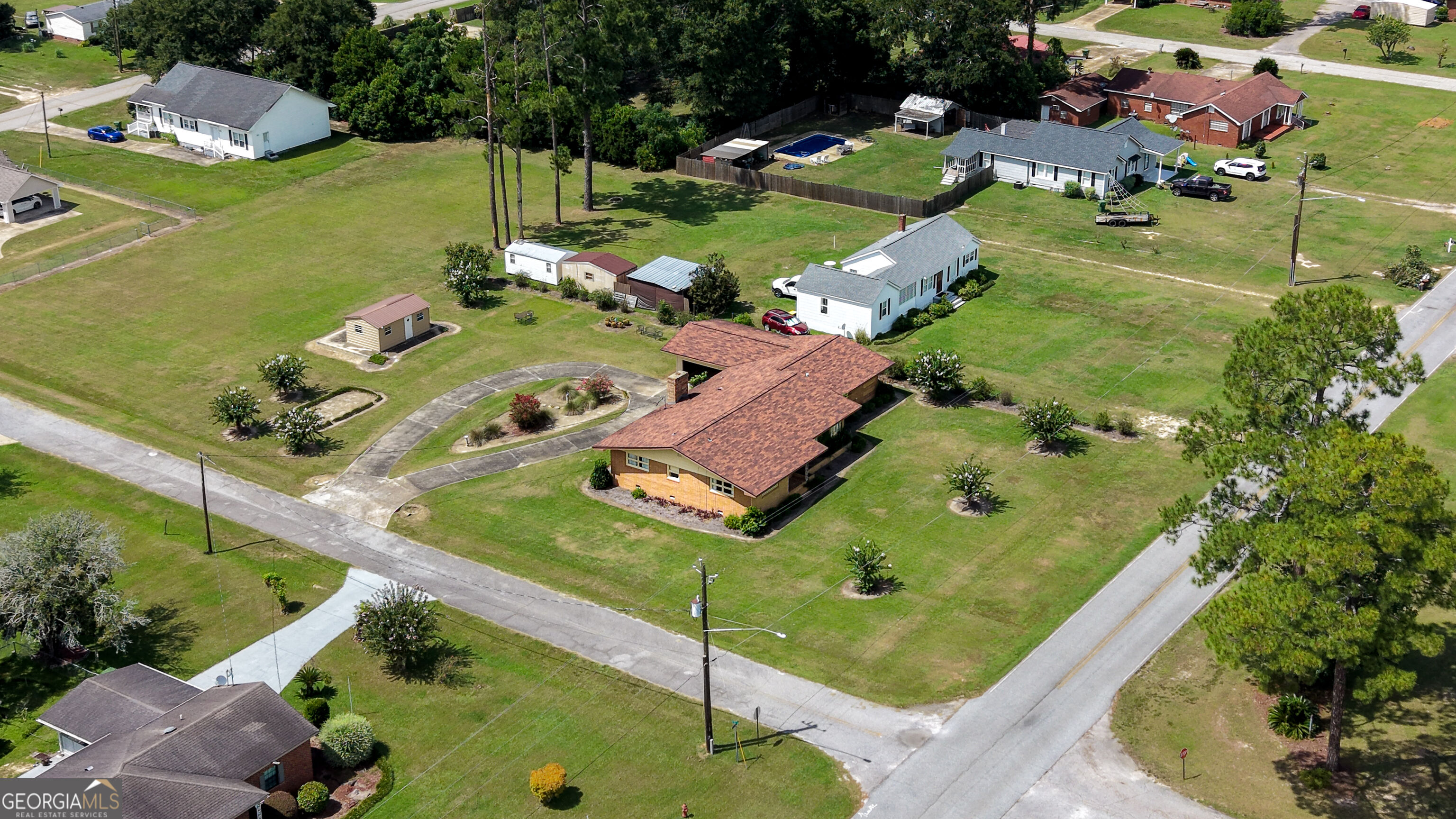 410 S Newcombe Avenue Property Photo 10