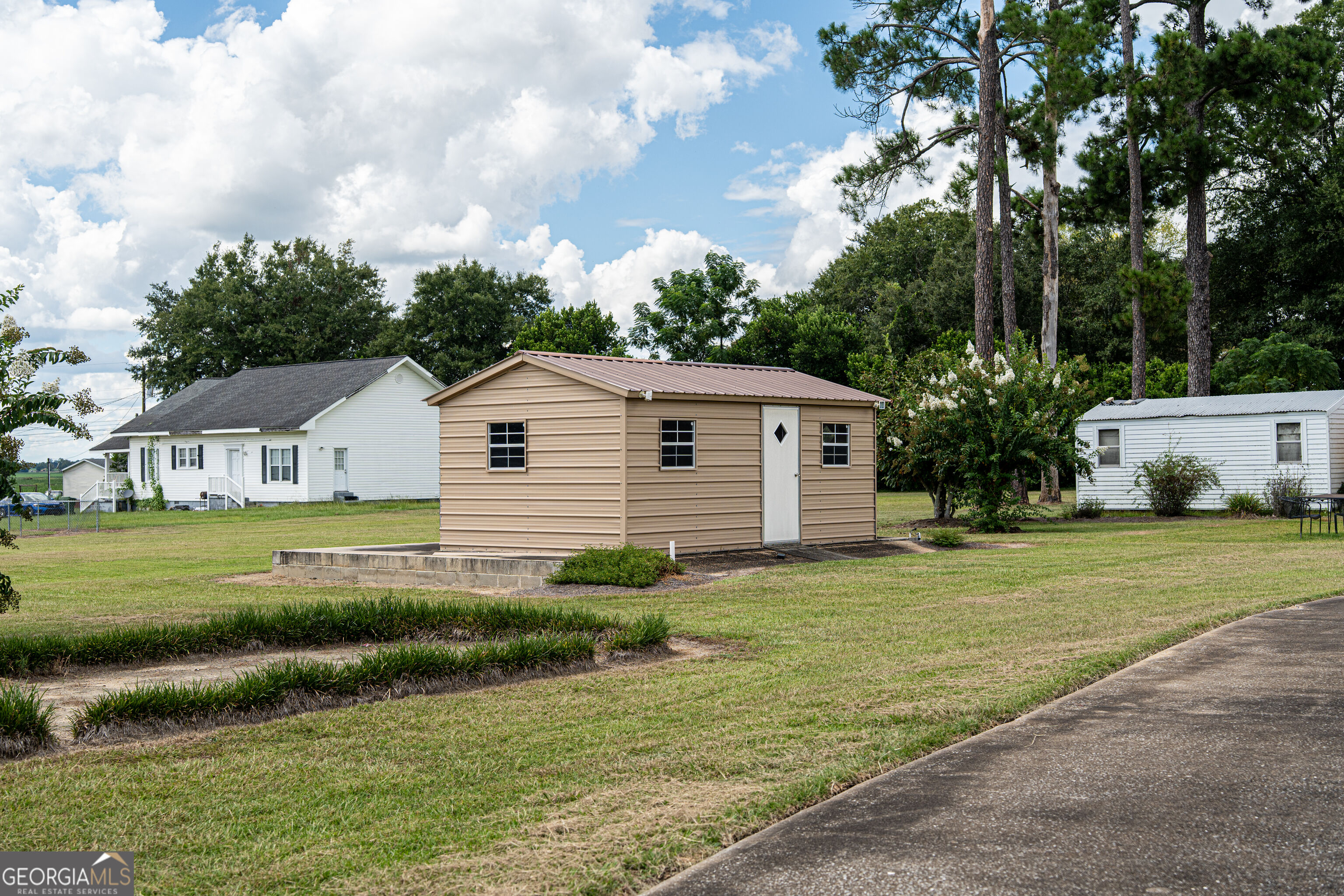 410 S Newcombe Avenue Property Photo 14