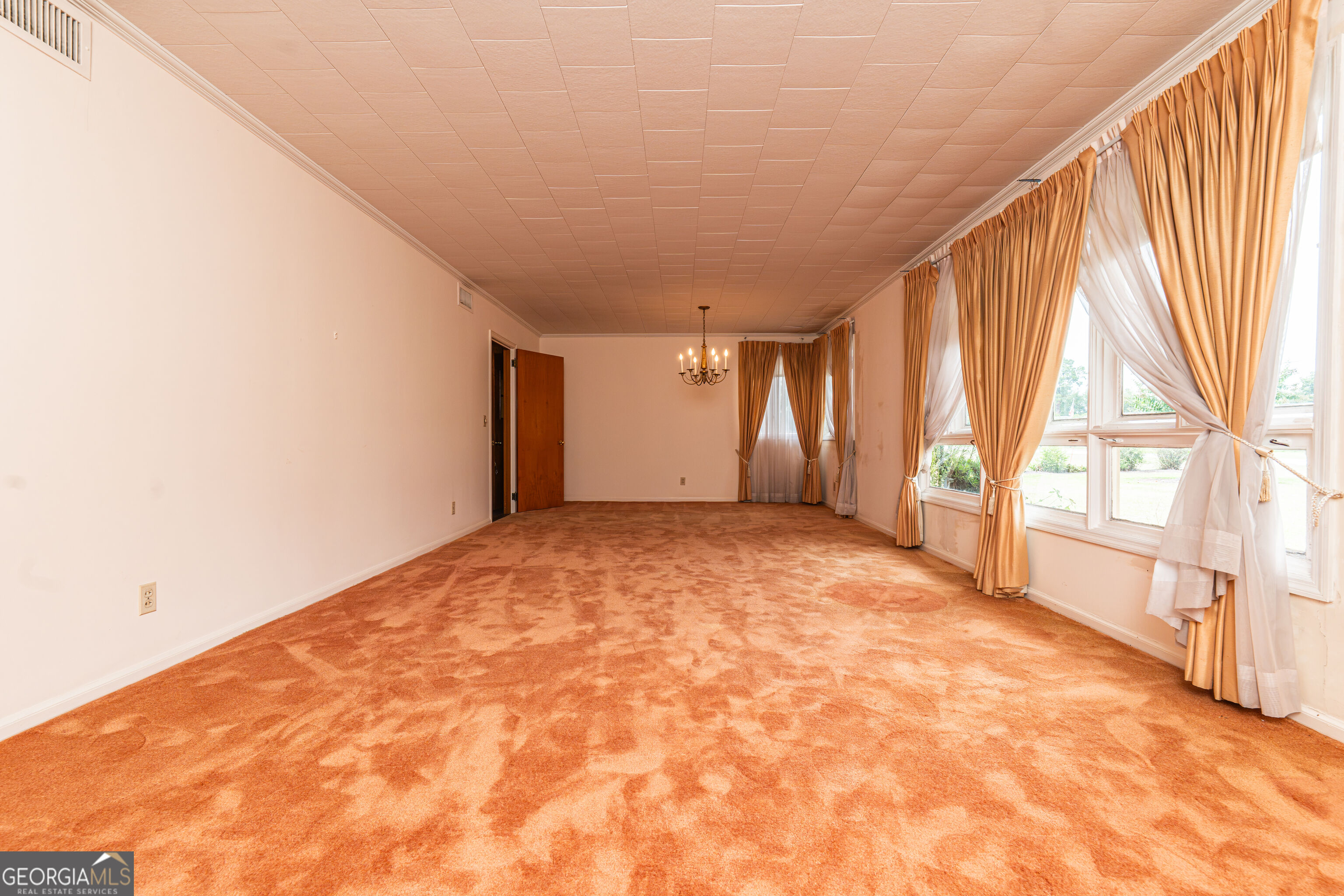 410 S Newcombe Avenue Property Photo 17