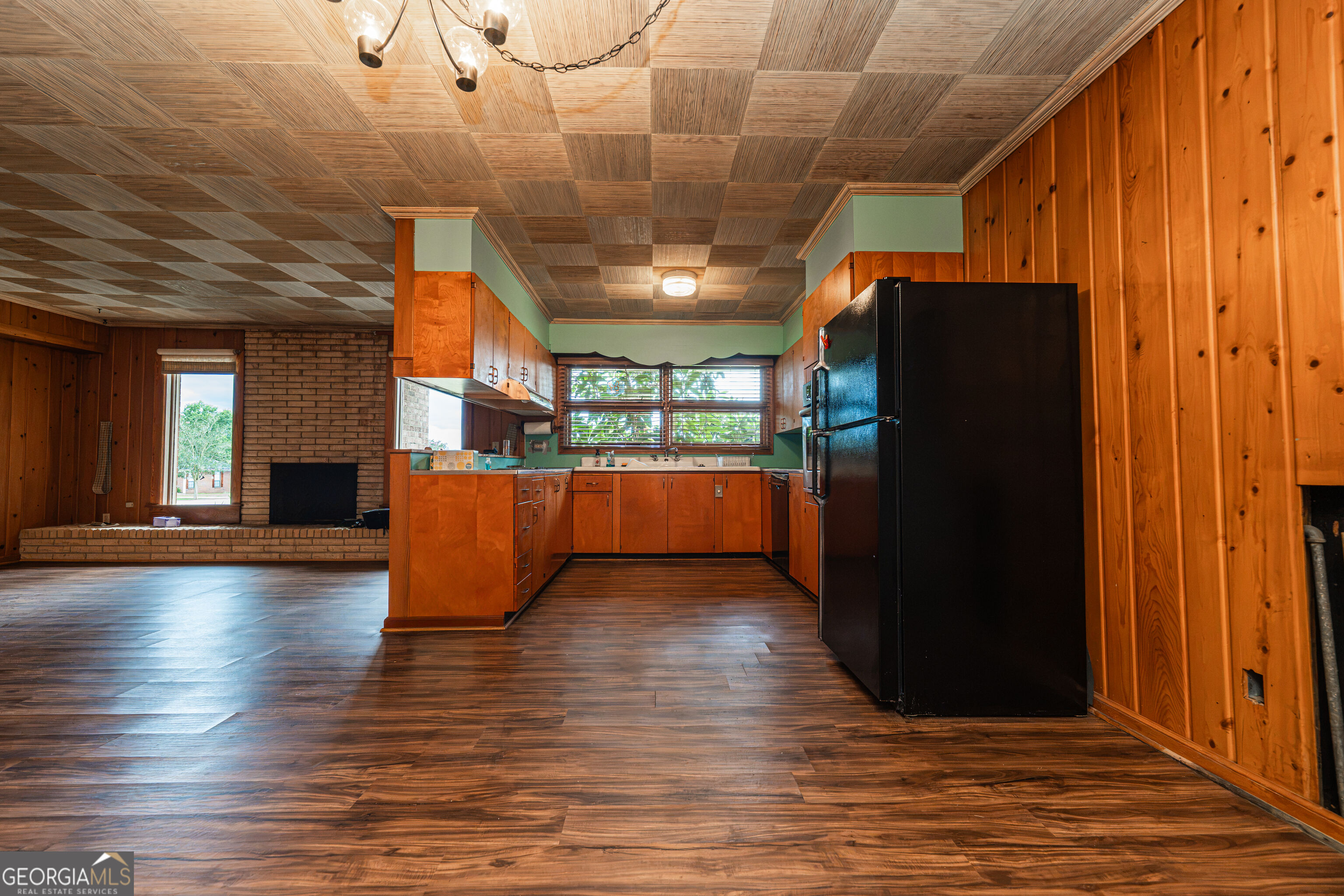 410 S Newcombe Avenue Property Photo 20
