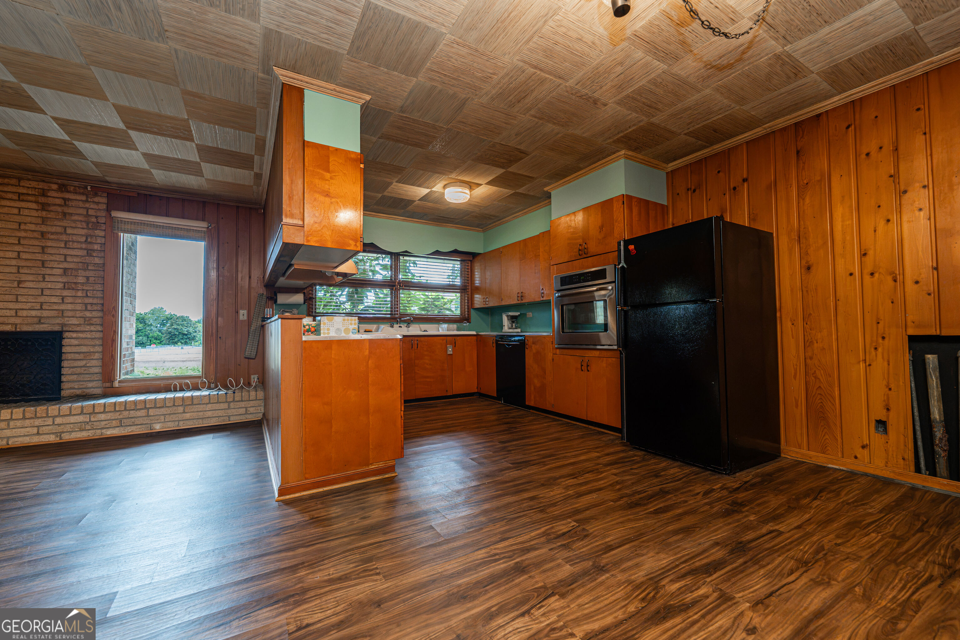 410 S Newcombe Avenue Property Photo 21