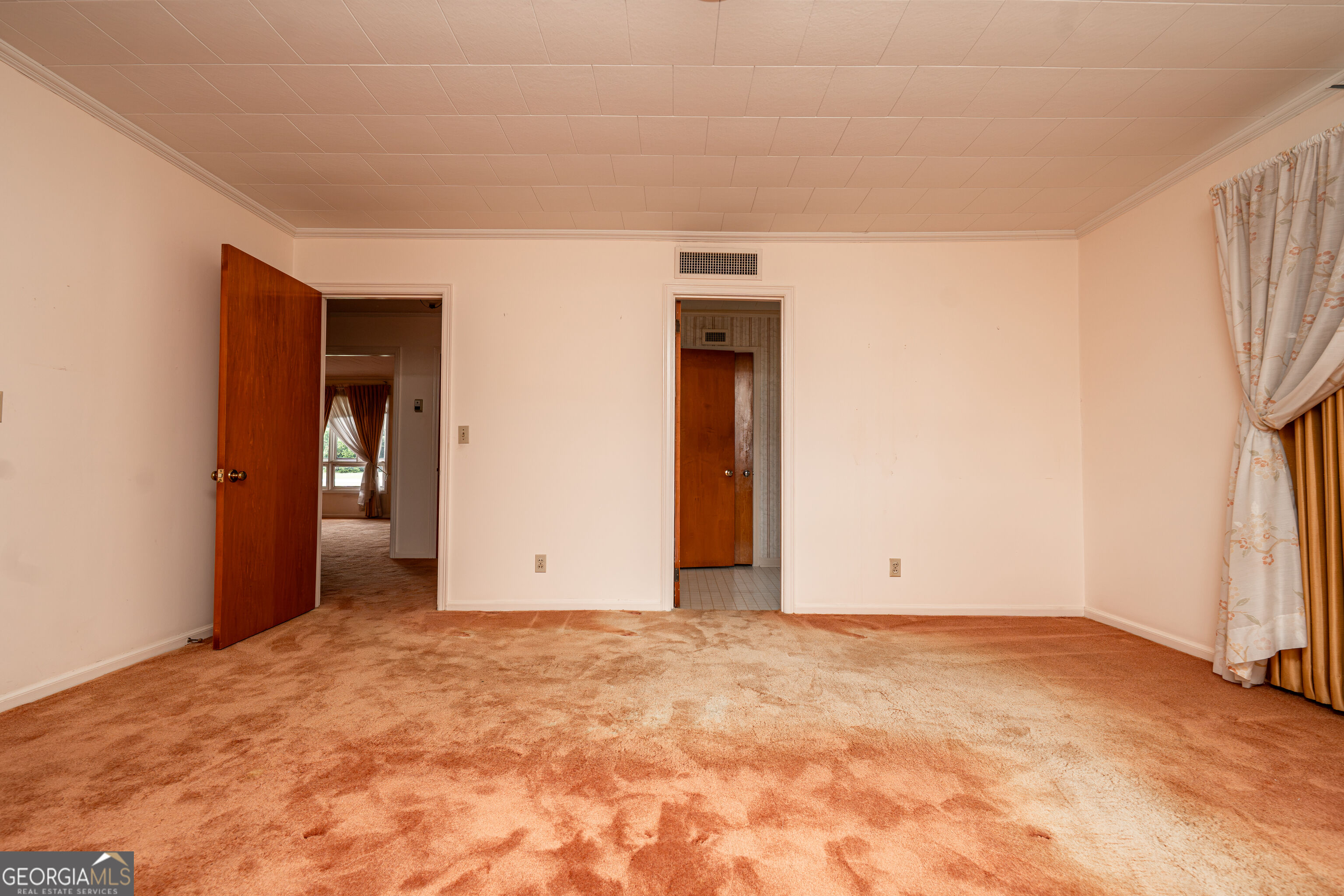 410 S Newcombe Avenue Property Photo 28
