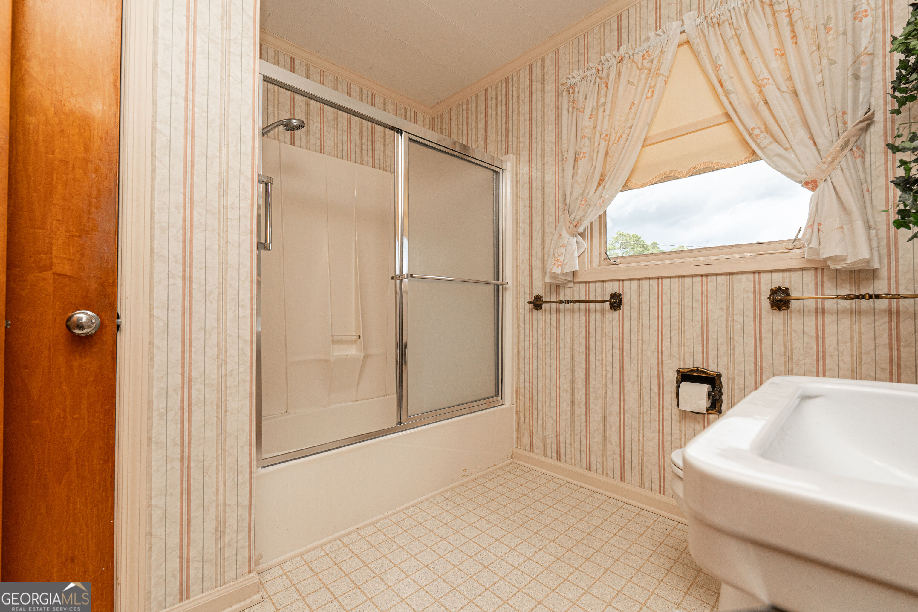 410 S Newcombe Avenue Property Photo 33