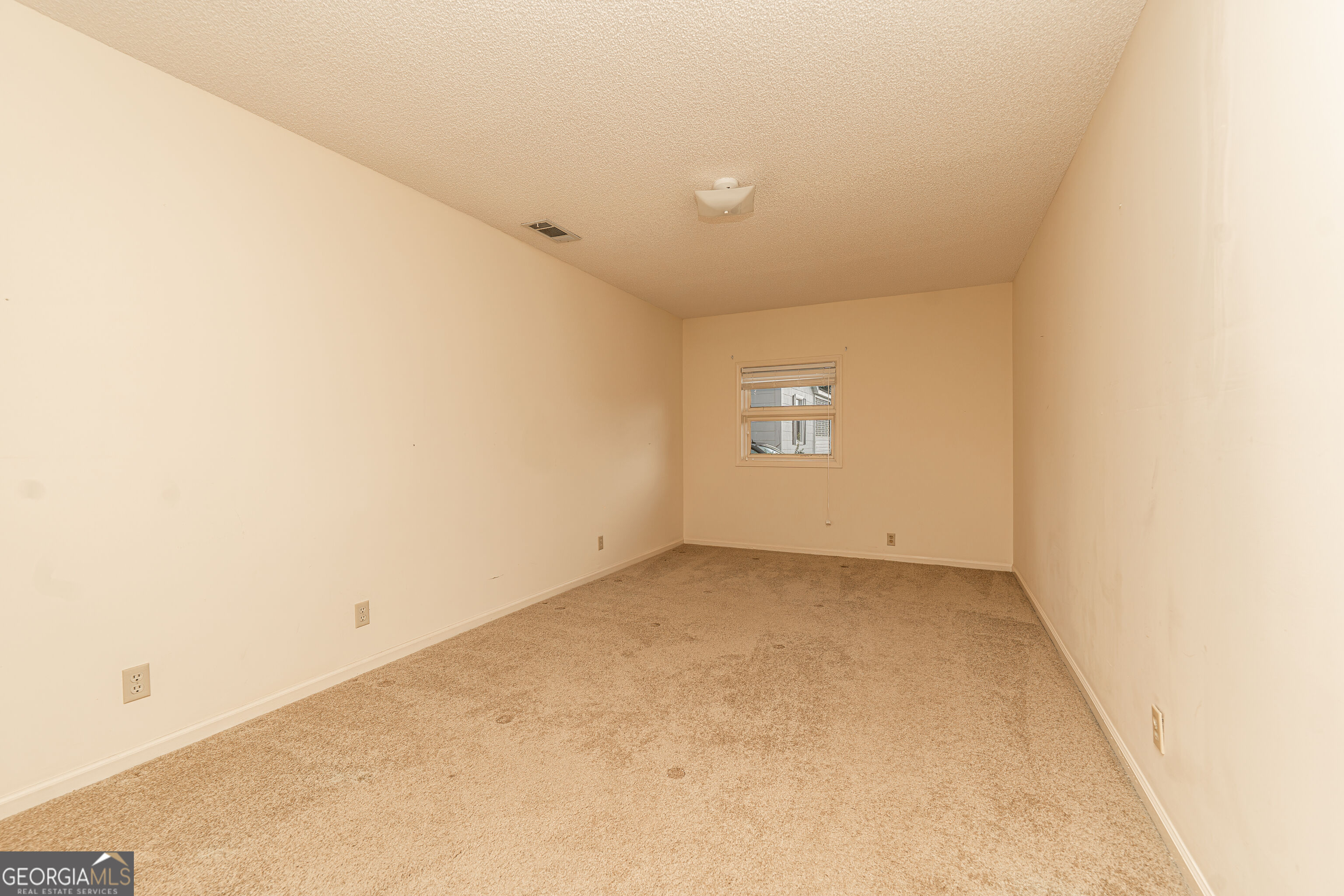 410 S Newcombe Avenue Property Photo 40
