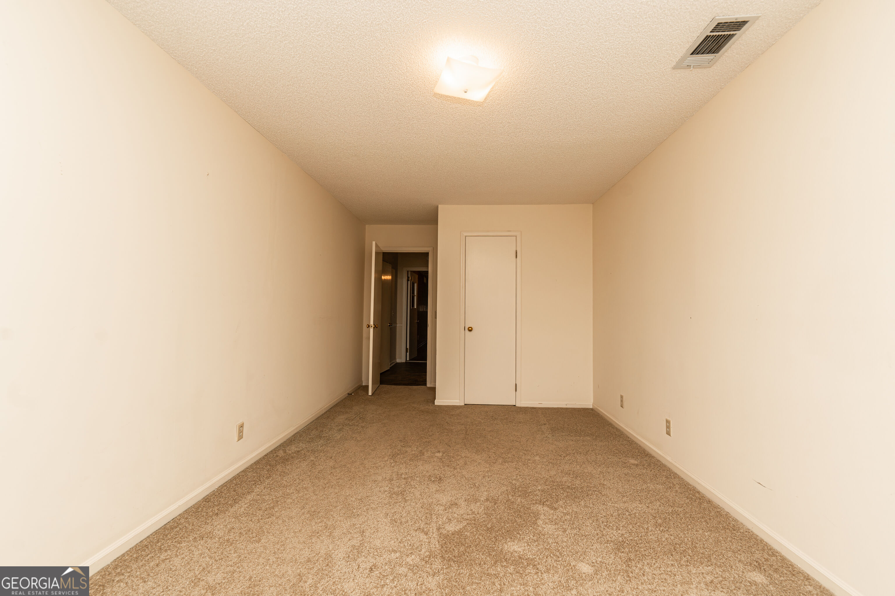 410 S Newcombe Avenue Property Photo 41