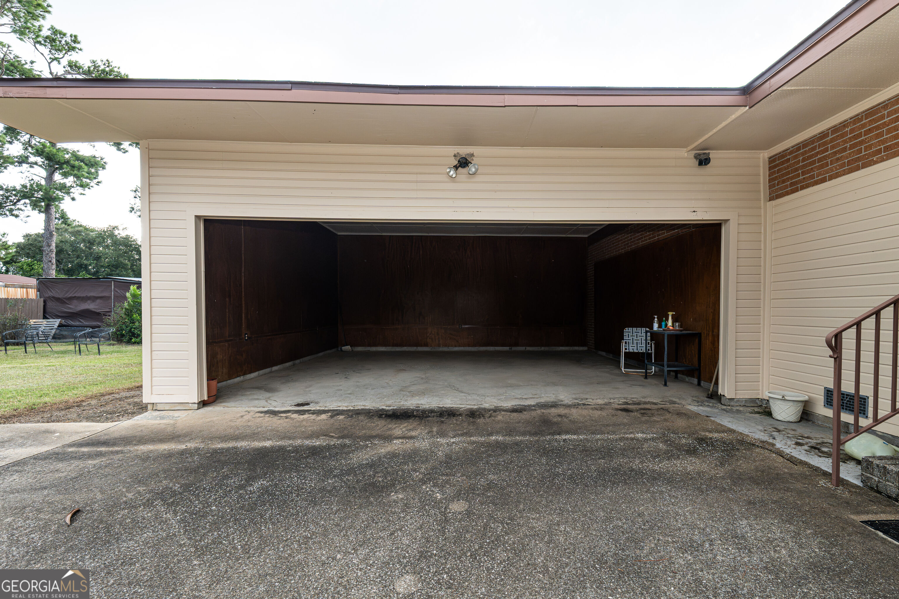 410 S Newcombe Avenue Property Photo 43