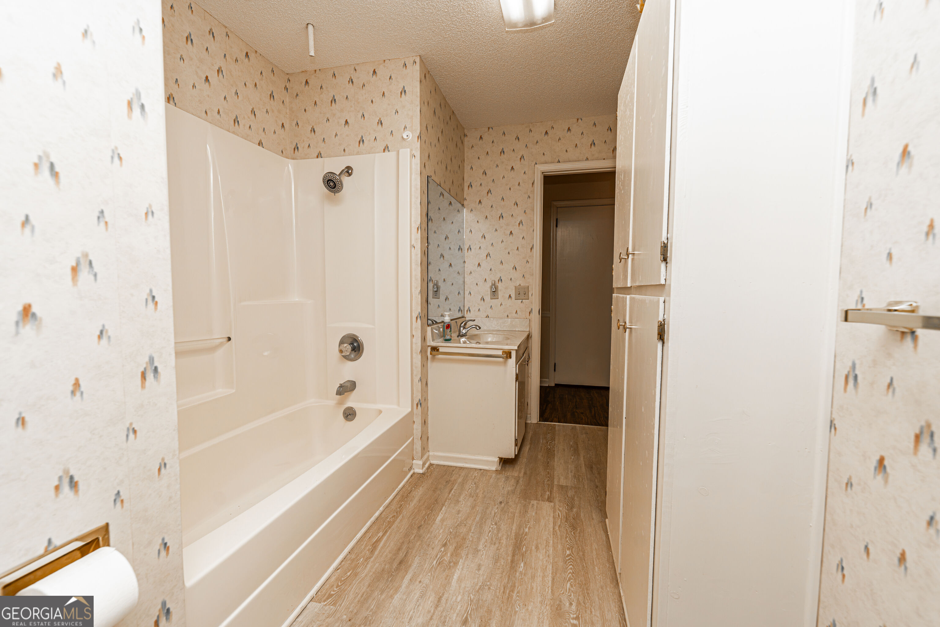 410 S Newcombe Avenue Property Photo 44