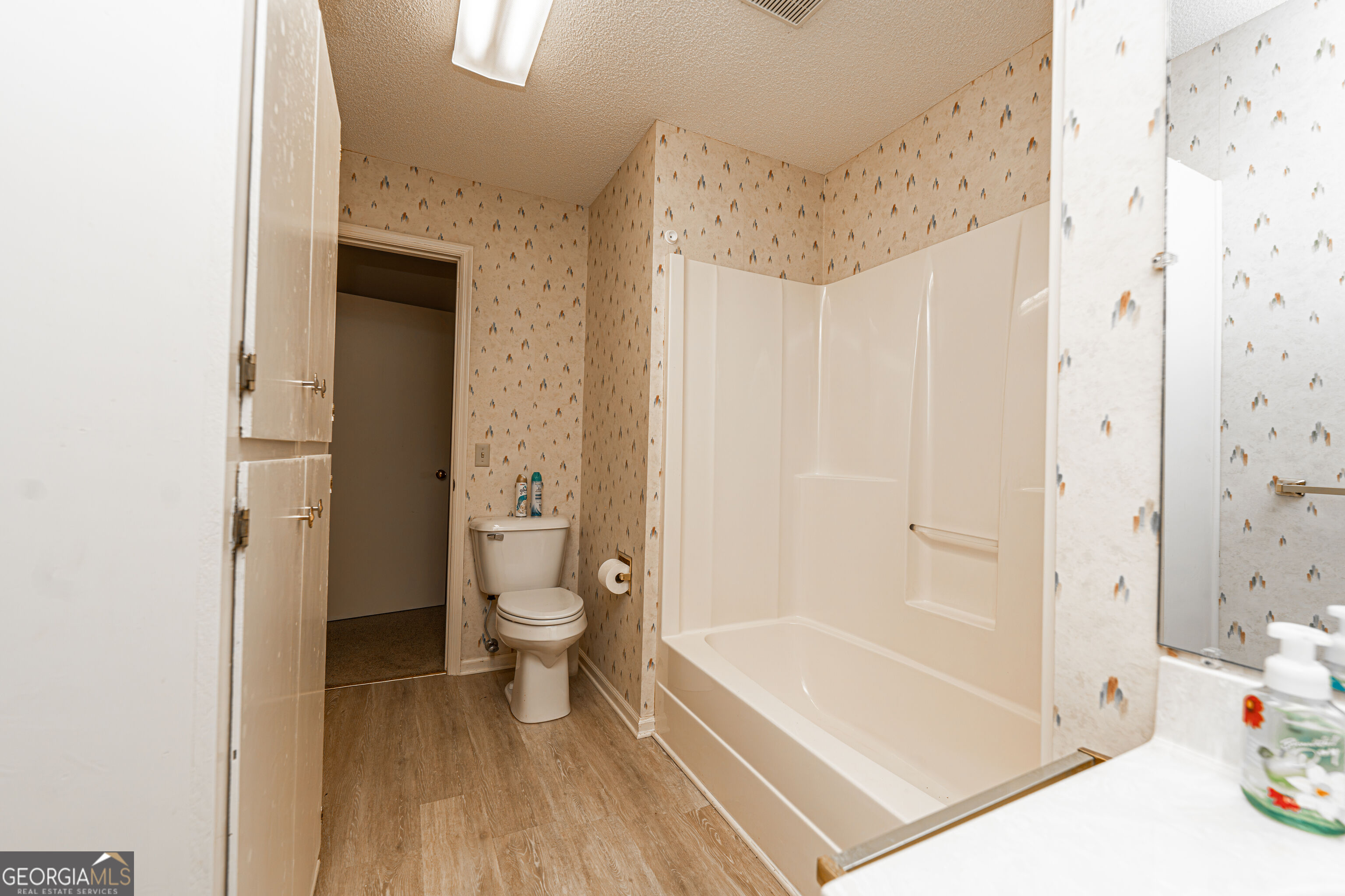 410 S Newcombe Avenue Property Photo 45