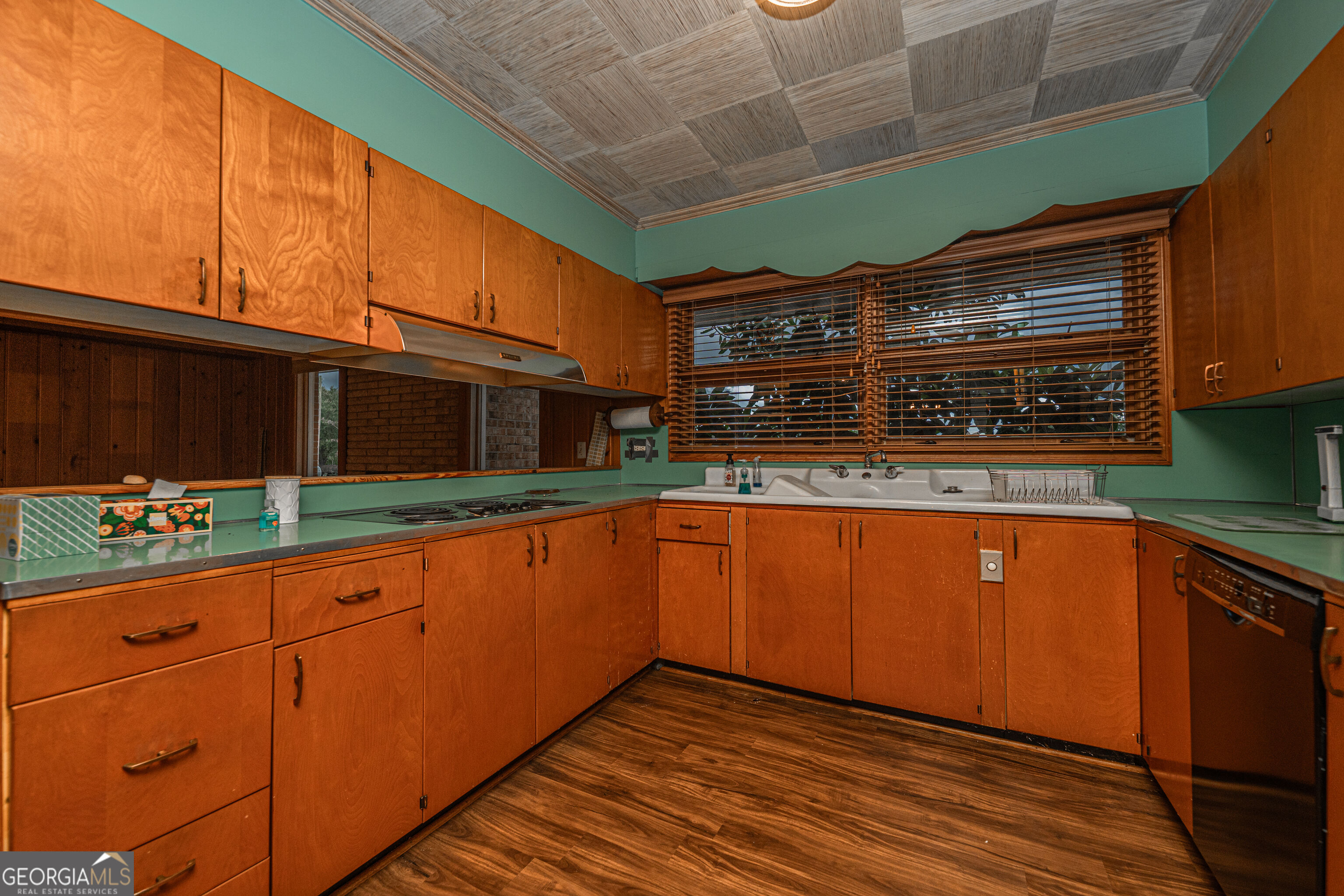 410 S Newcombe Avenue Property Photo 48