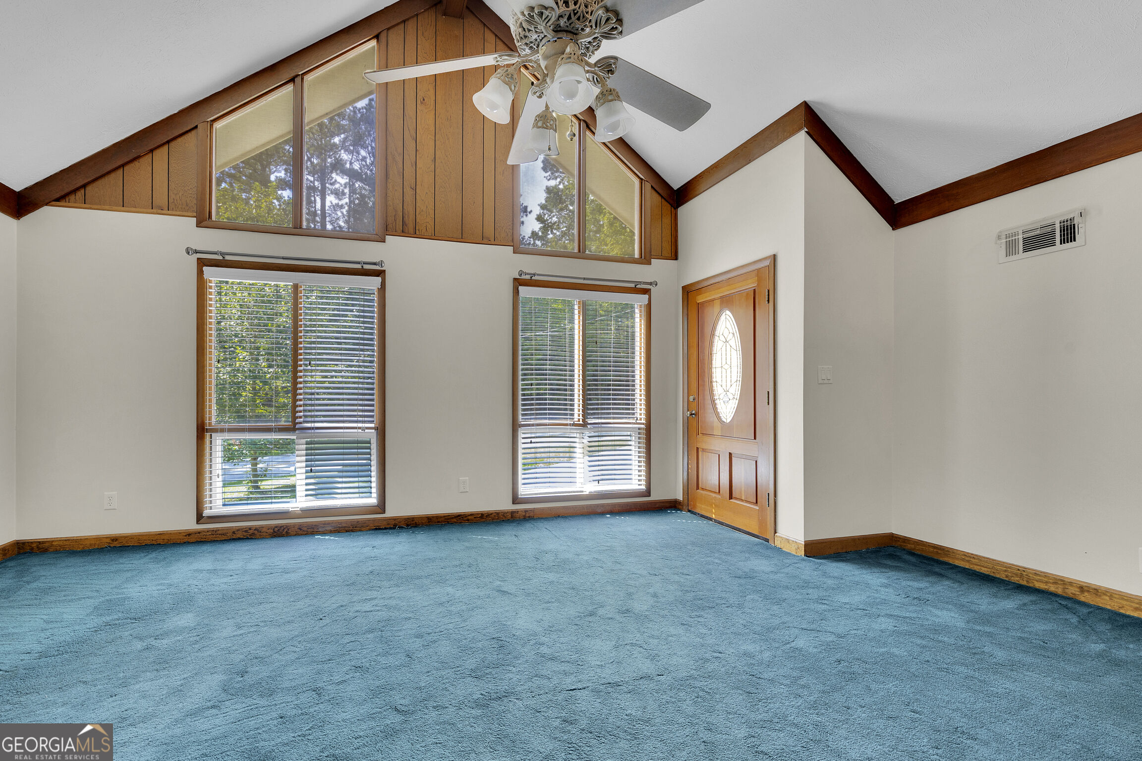 3071 White Road Ne Property Photo 13