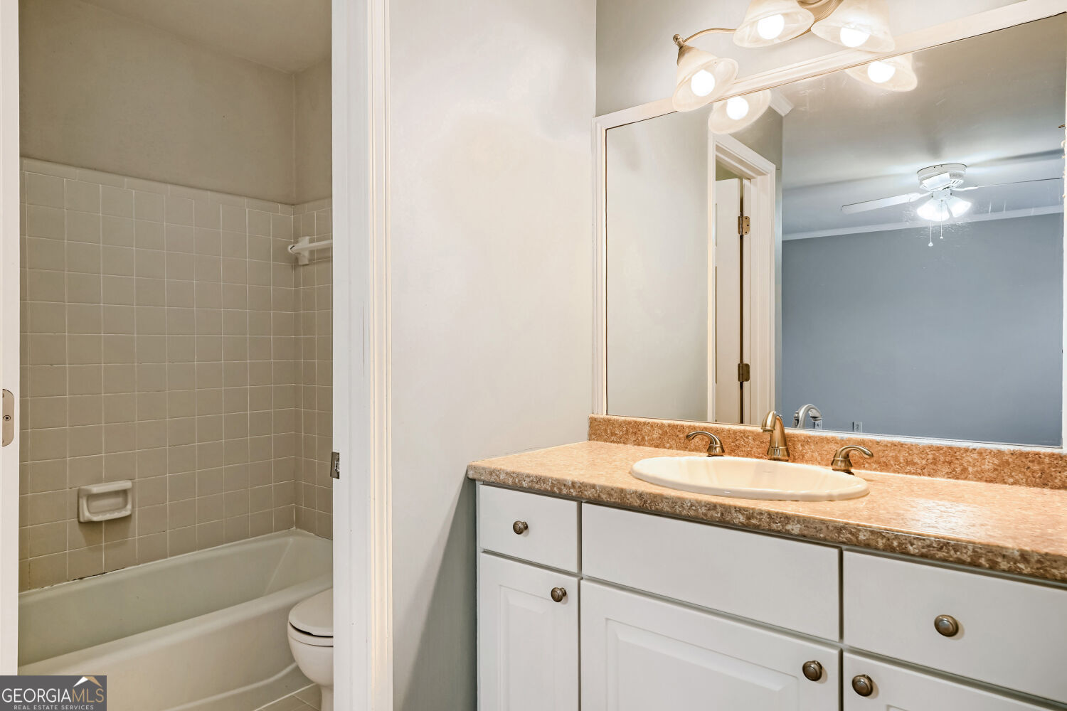 410 Forestgate Court Property Photo 14