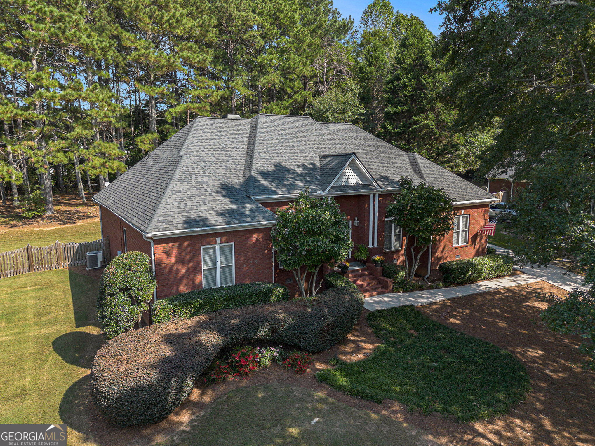 615 Wellington Drive Property Photo 1
