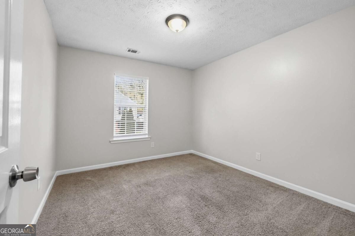 5527 Tunbridge Wells Road Property Photo 10