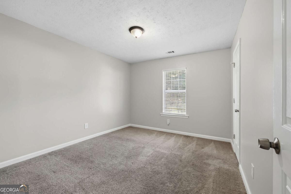 5527 Tunbridge Wells Road Property Photo 11