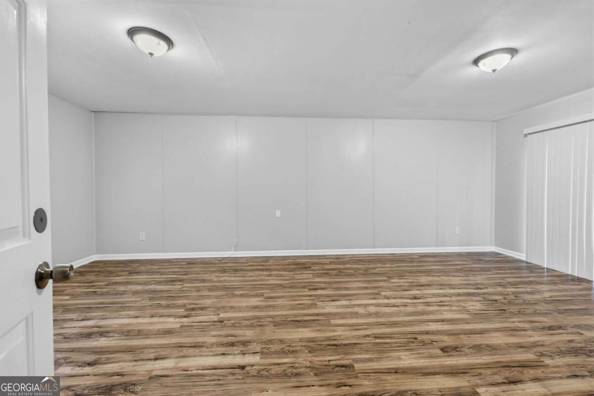 5527 Tunbridge Wells Road Property Photo 15
