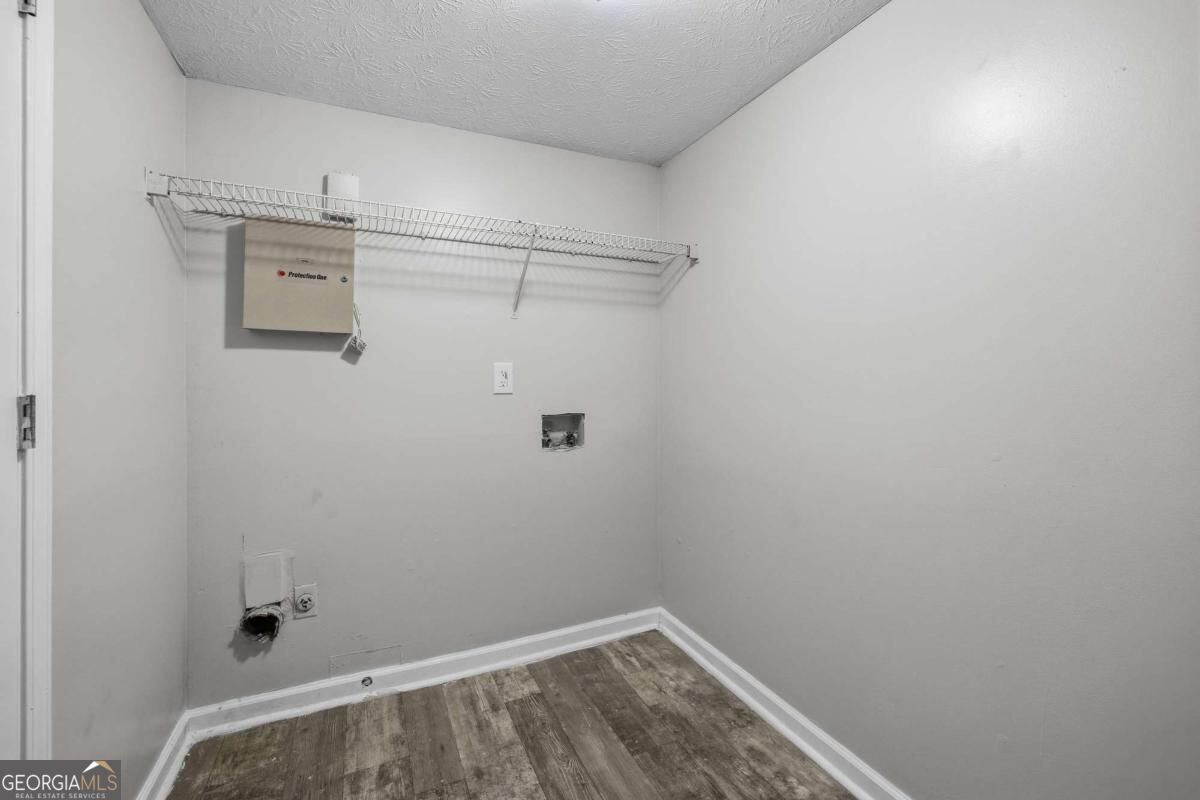 5527 Tunbridge Wells Road Property Photo 21