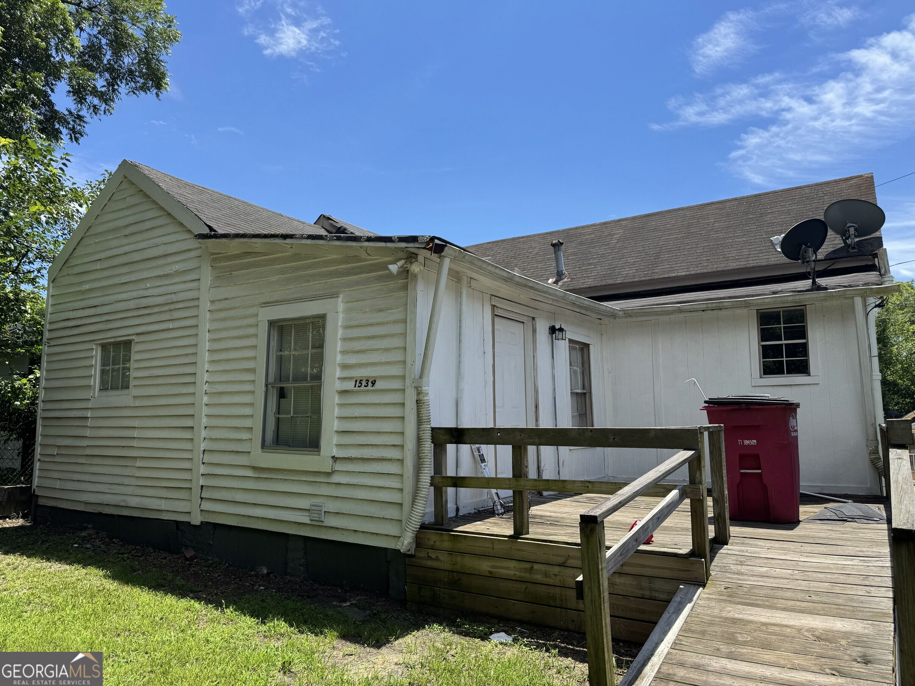 1539 Walnut Street Property Photo 2