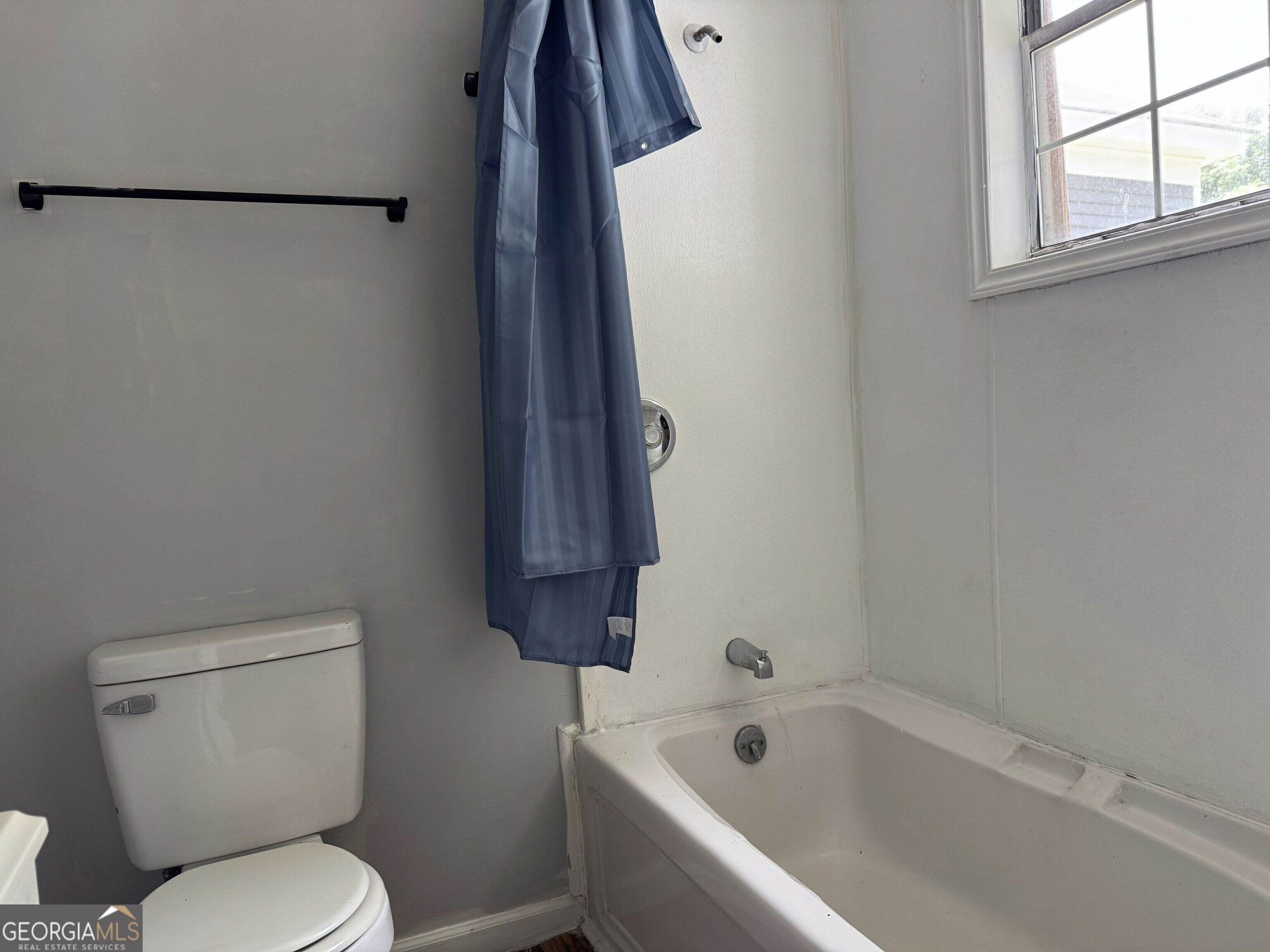 1539 Walnut Street Property Photo 5