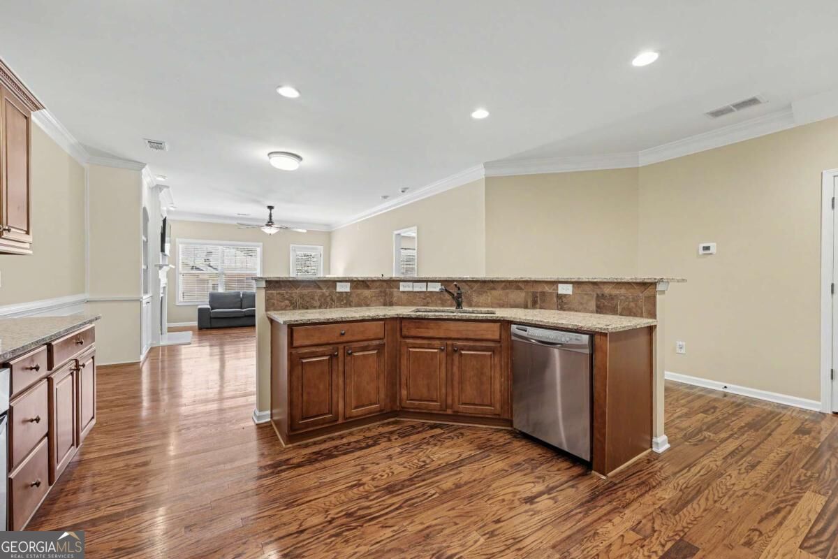 3107 Deercrest Court # 117 Property Photo 6