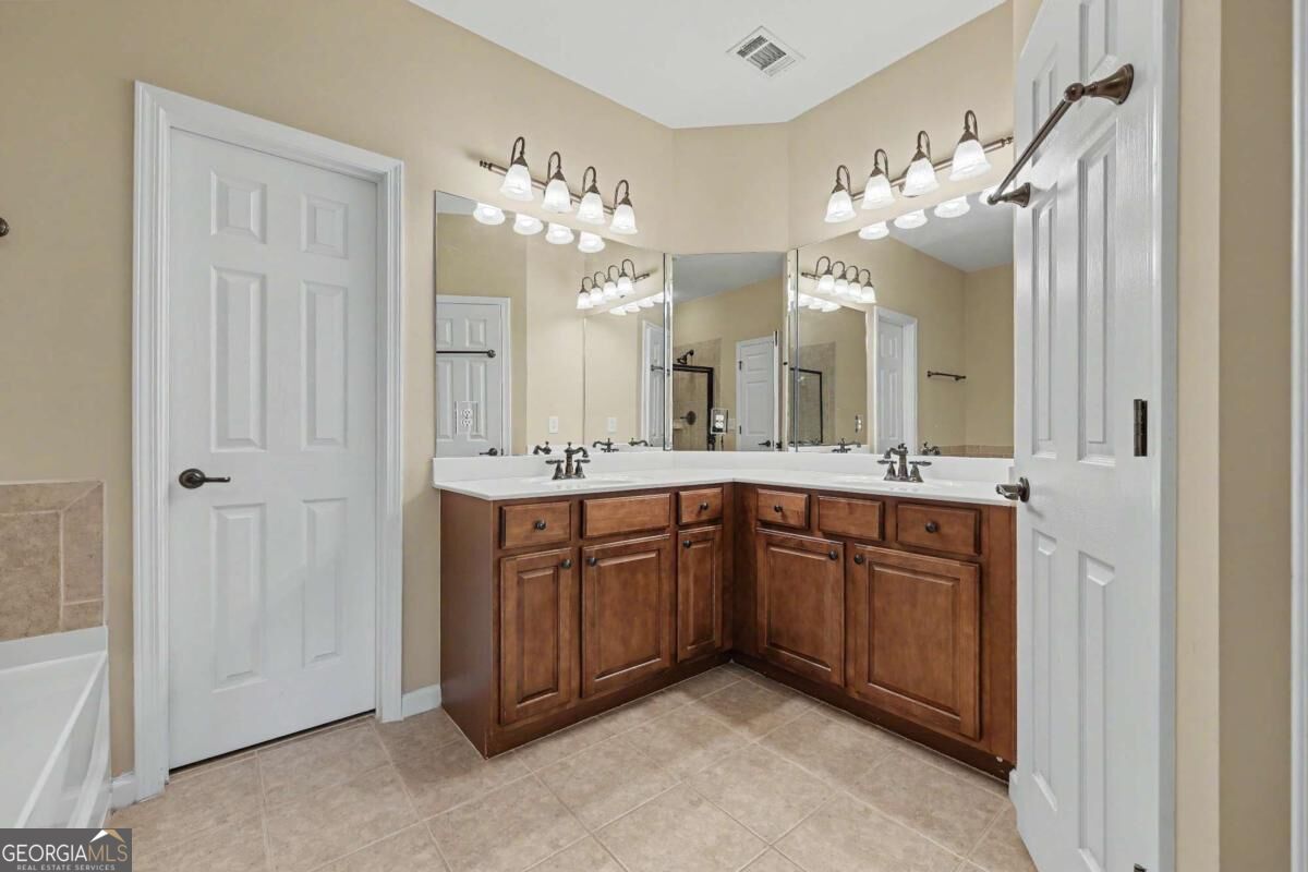 3107 Deercrest Court # 117 Property Photo 17